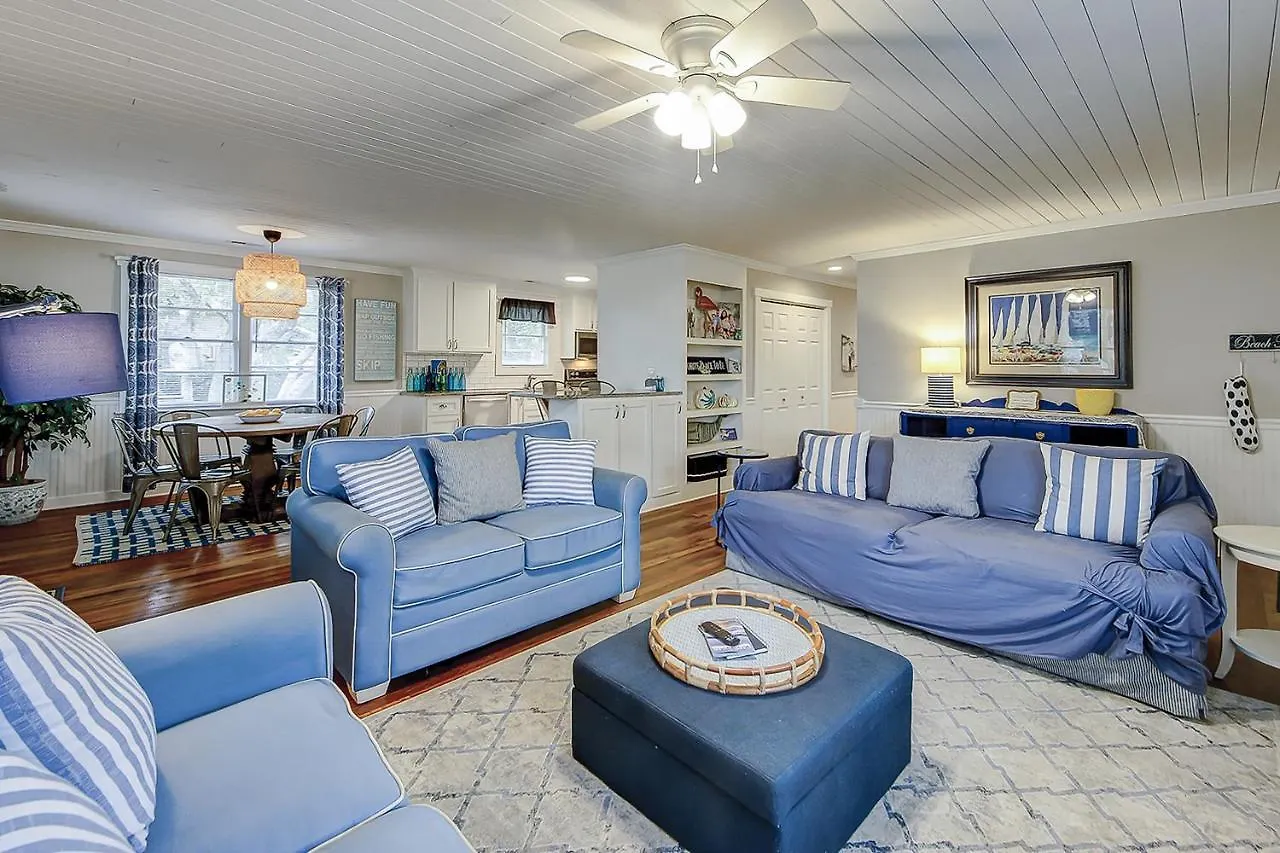 Holiday home My Three Buoys Oak Island
