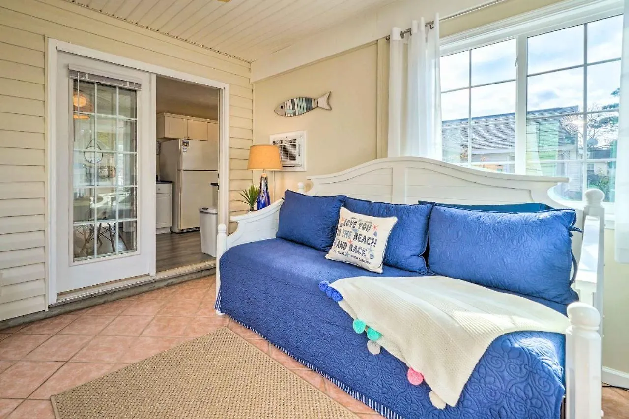 Hideaway Hut About 1 Mi To Long Beach! Holiday home