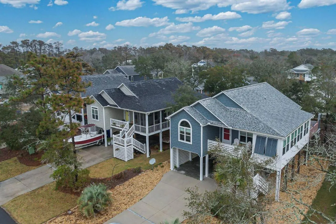 Southern Seaclusion * Oak Island