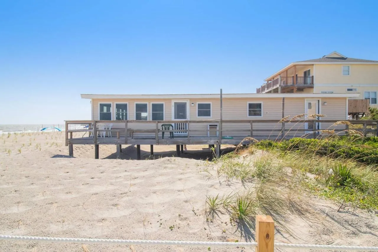 Holiday home Barefootin Oak Island