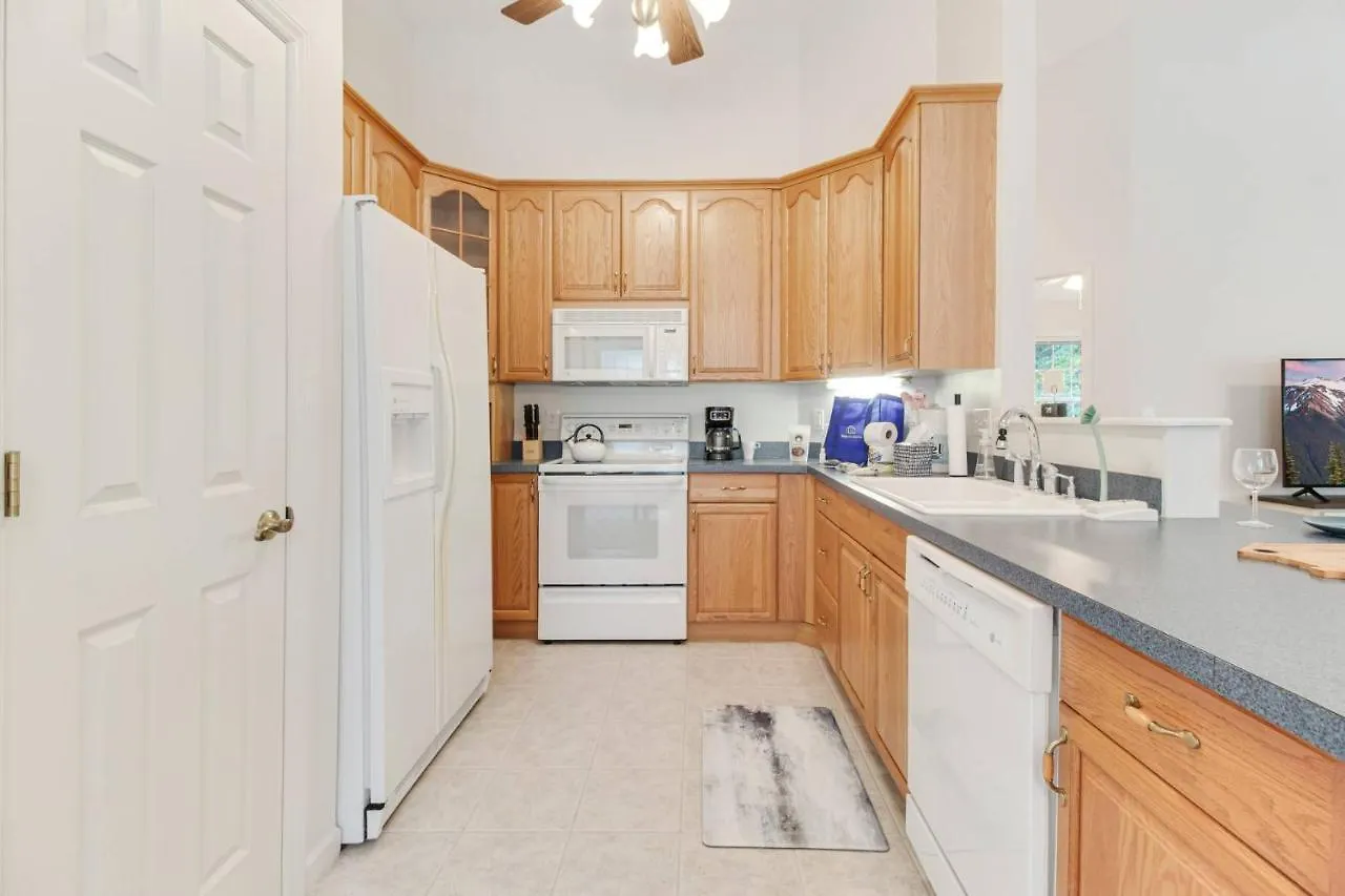 Three Seas Holiday home Oak Island