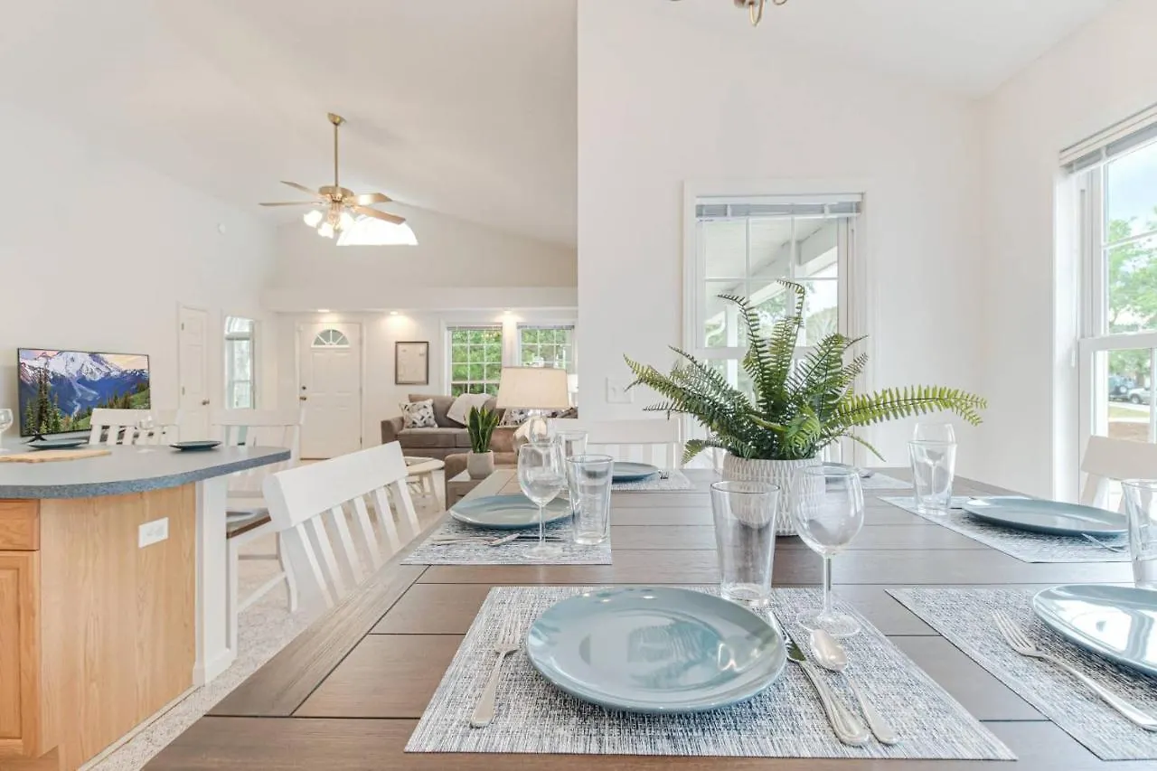 Three Seas Holiday home Oak Island