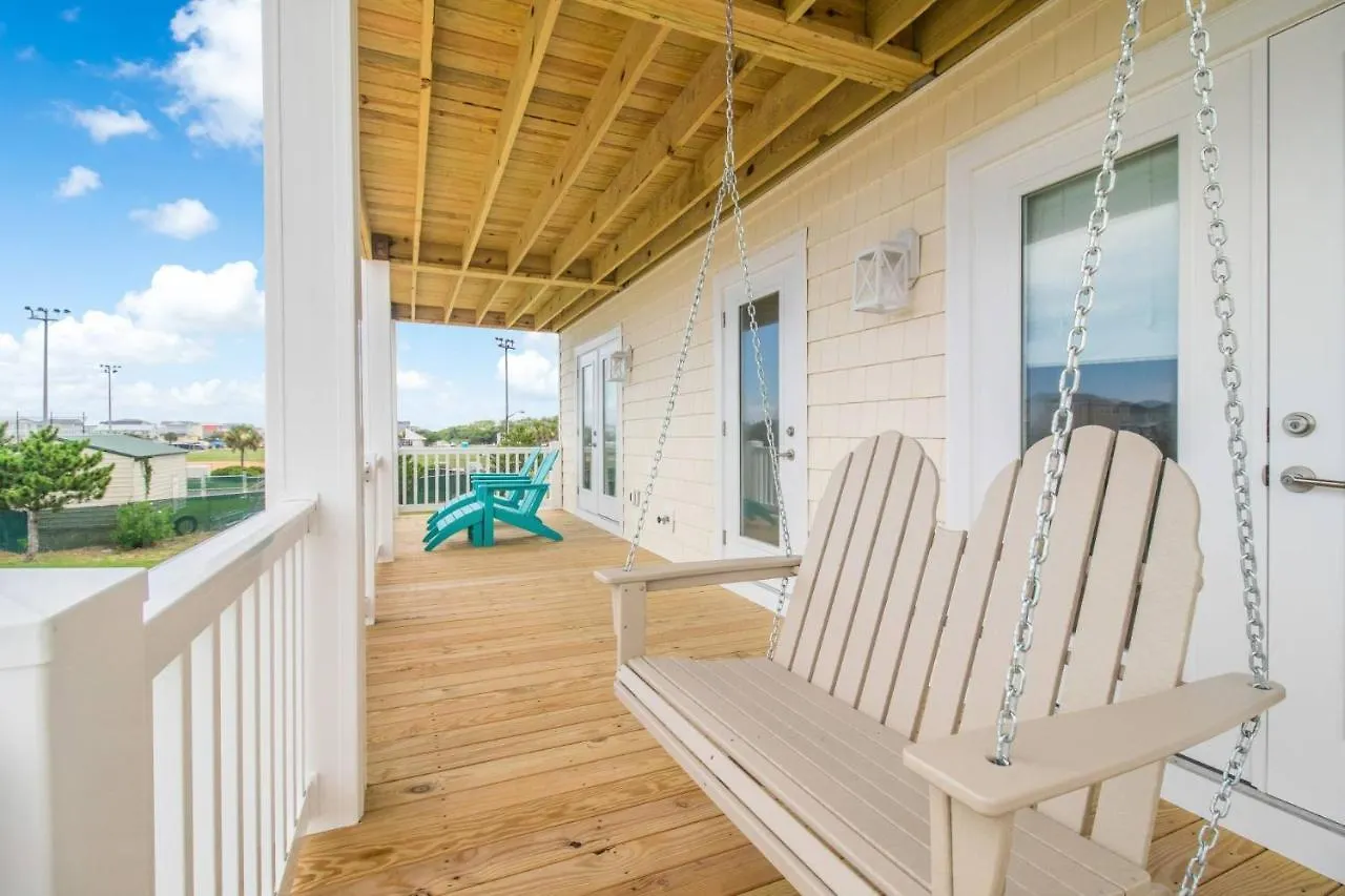 R&r By The Sea Oak Island