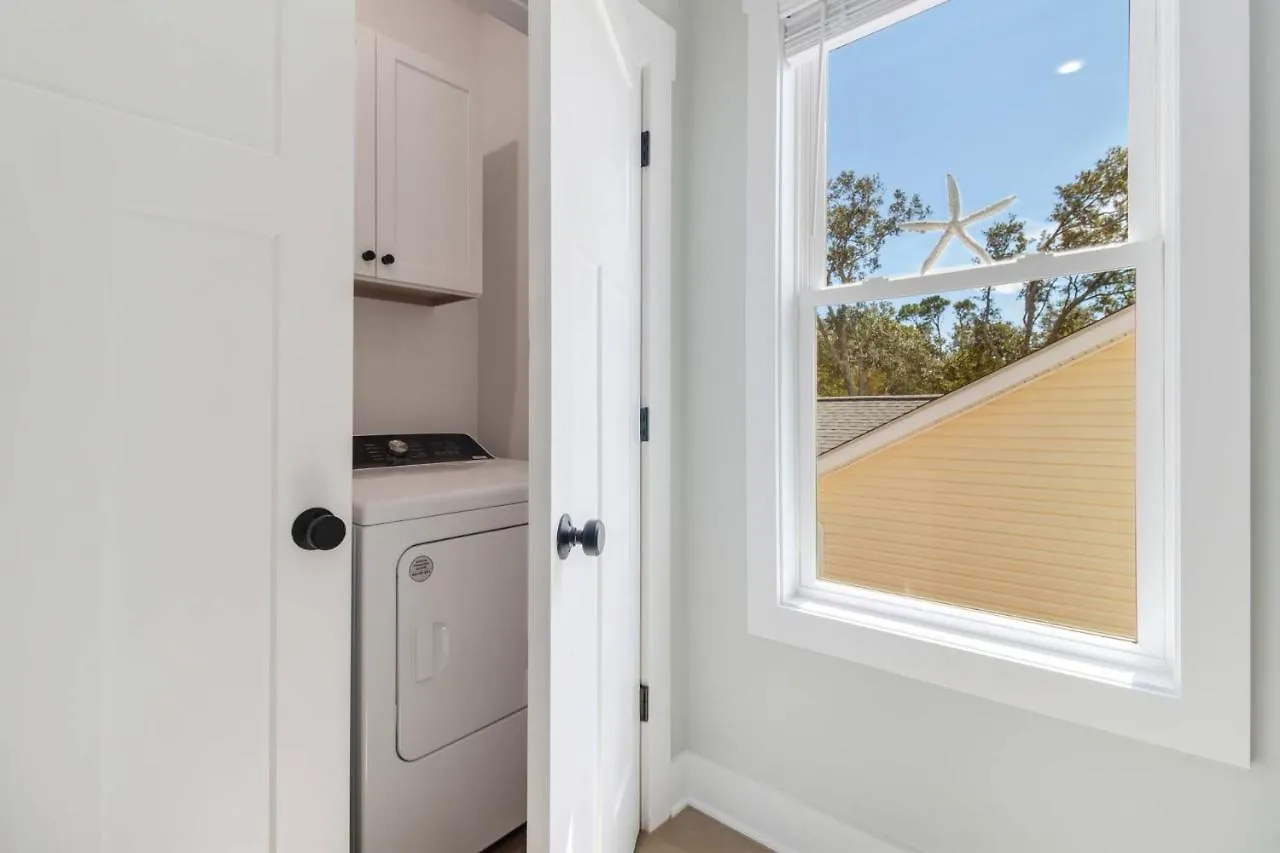 Sunshine And Wine Holiday home Oak Island