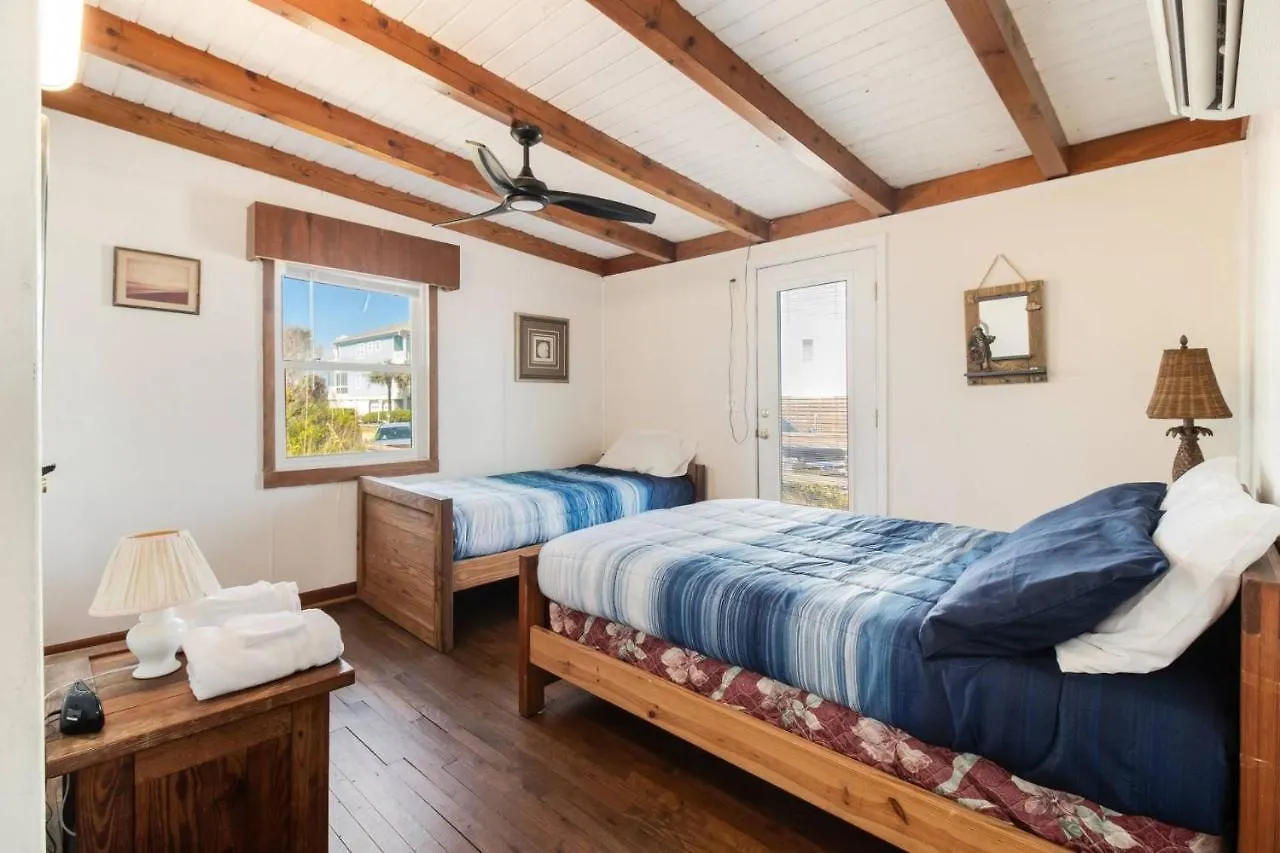 Barefootin Holiday home Oak Island