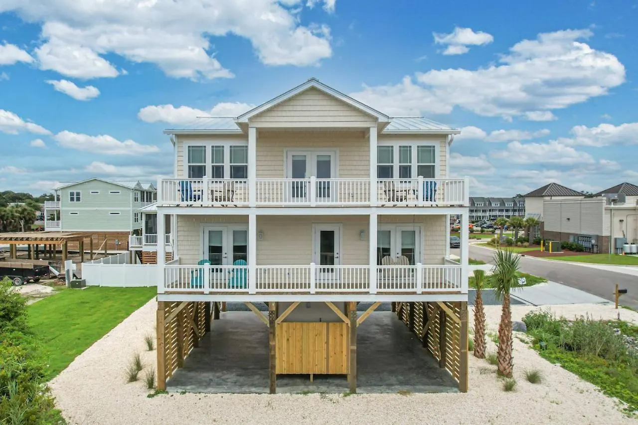 R&r By The Sea Holiday home Oak Island