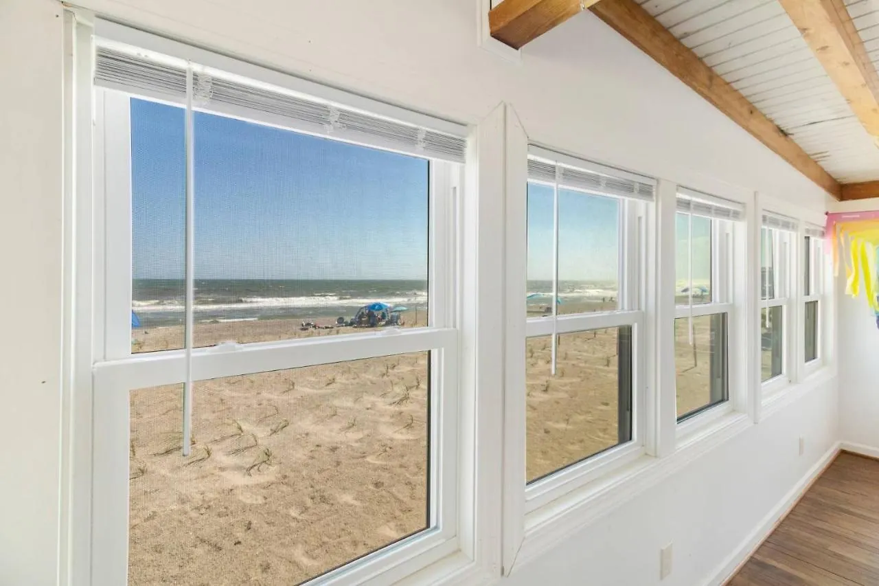 Barefootin Oak Island
