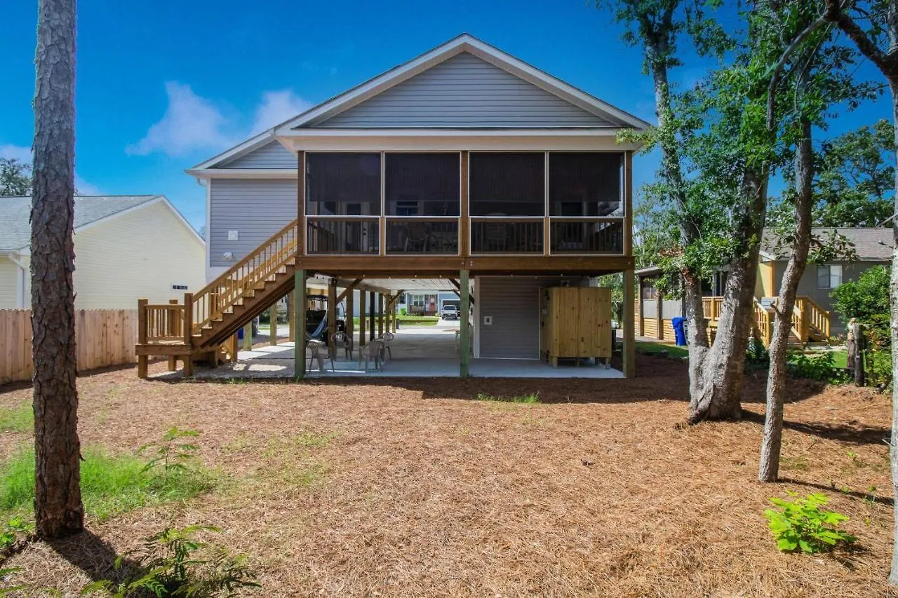 Sunshine And Wine Oak Island