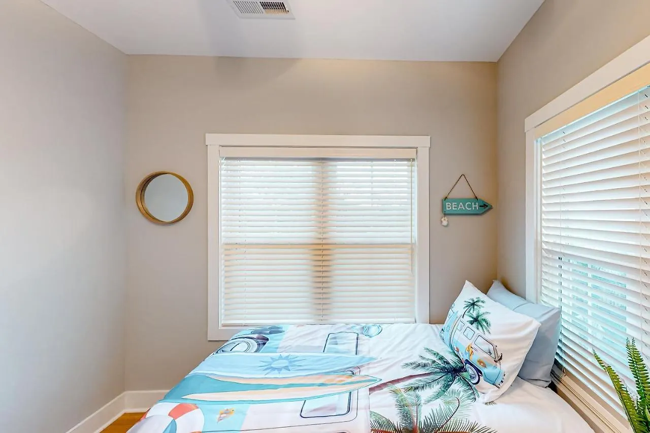 Sea N Red - Upper Holiday home Oak Island
