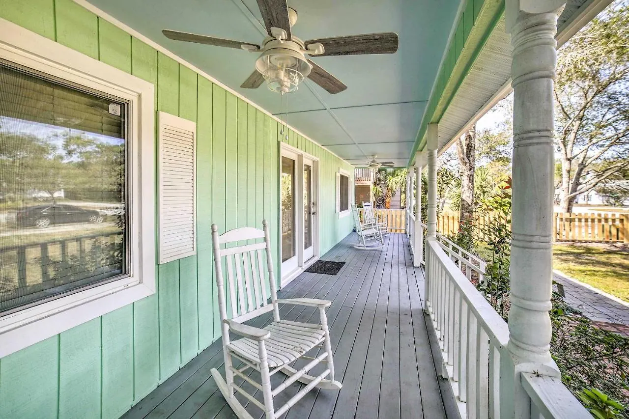 With Yard Less Than 1 Mi To The Beach! Holiday home *