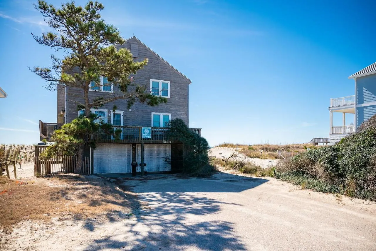 Red And Brown Holiday home Oak Island