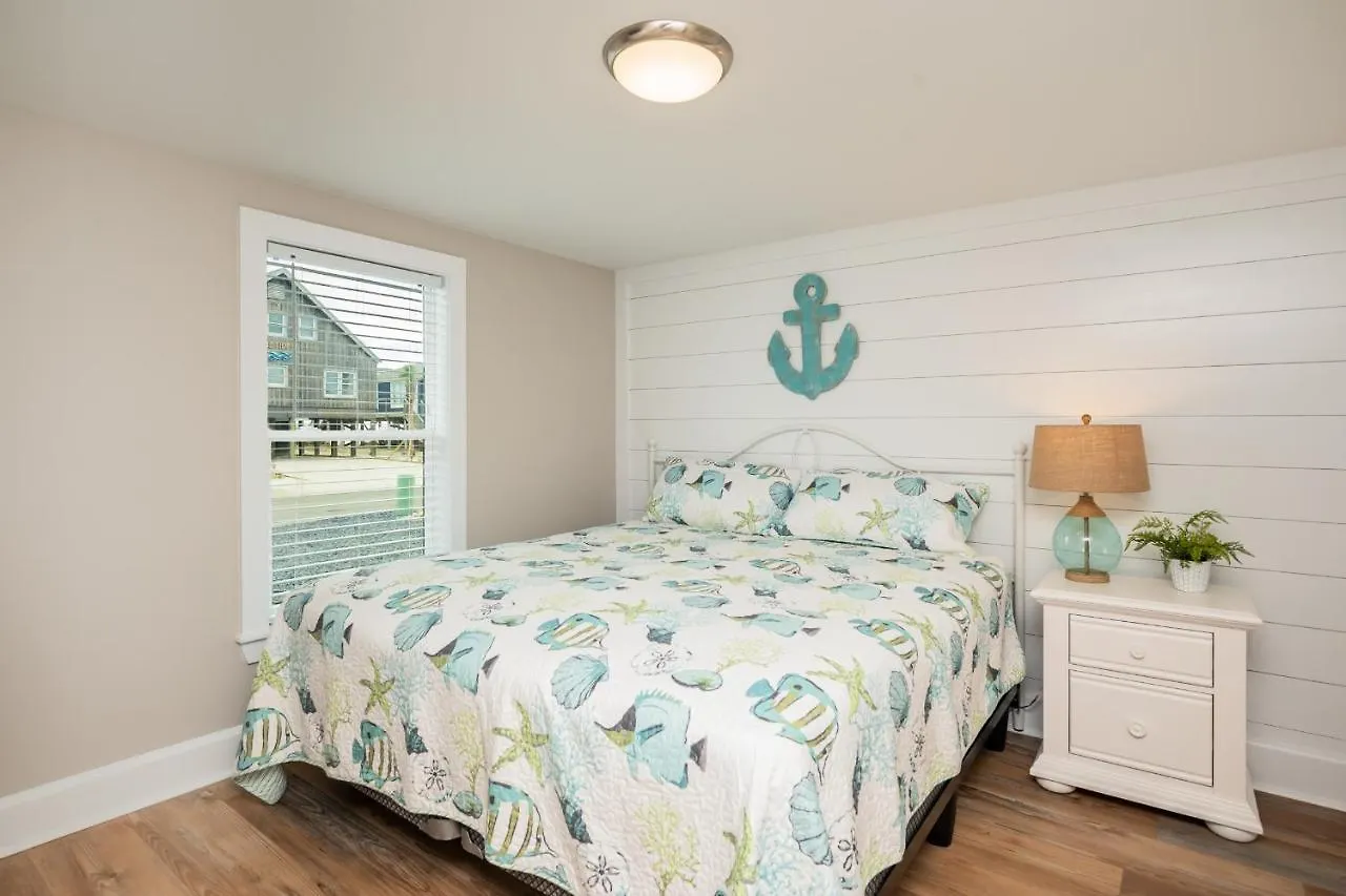 Holiday home Coastal Whole House *