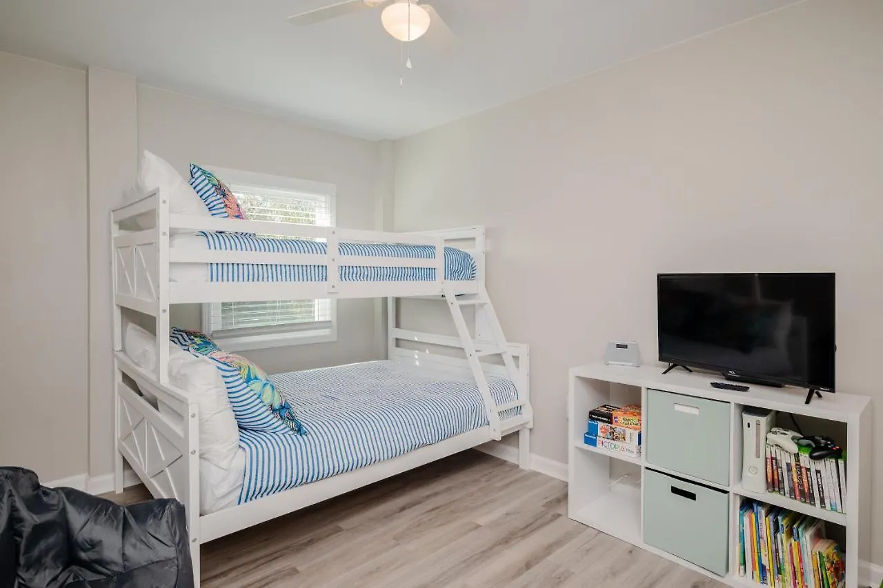 Holiday home Happier Than A Byrd With A French Fry