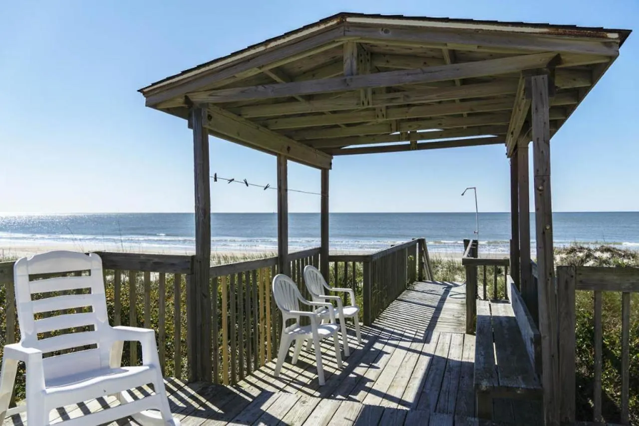 Holiday home Rhoney R&r Oak Island