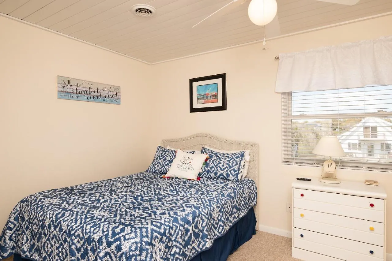 Not By Holiday home Oak Island