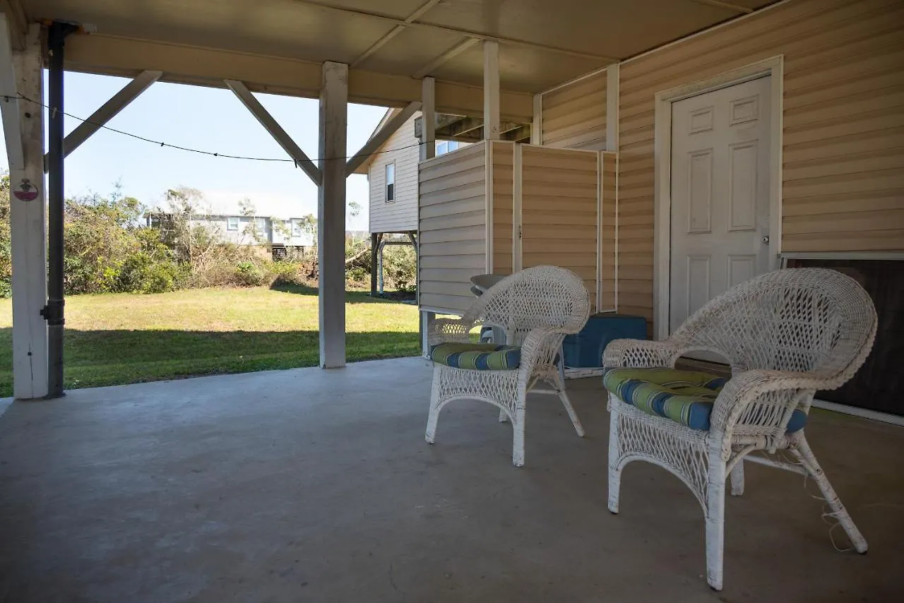 Holiday home Not By Oak Island