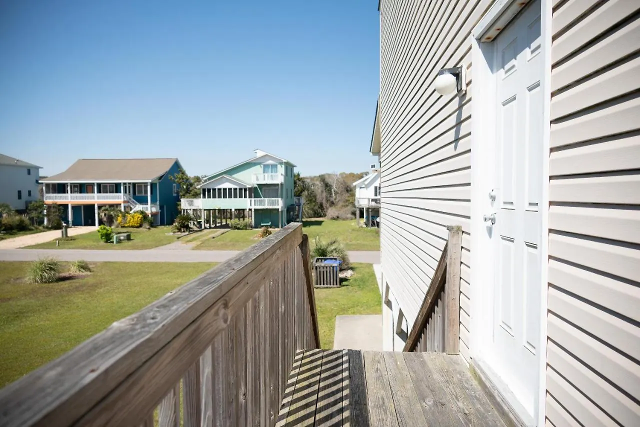 Not By Holiday home Oak Island