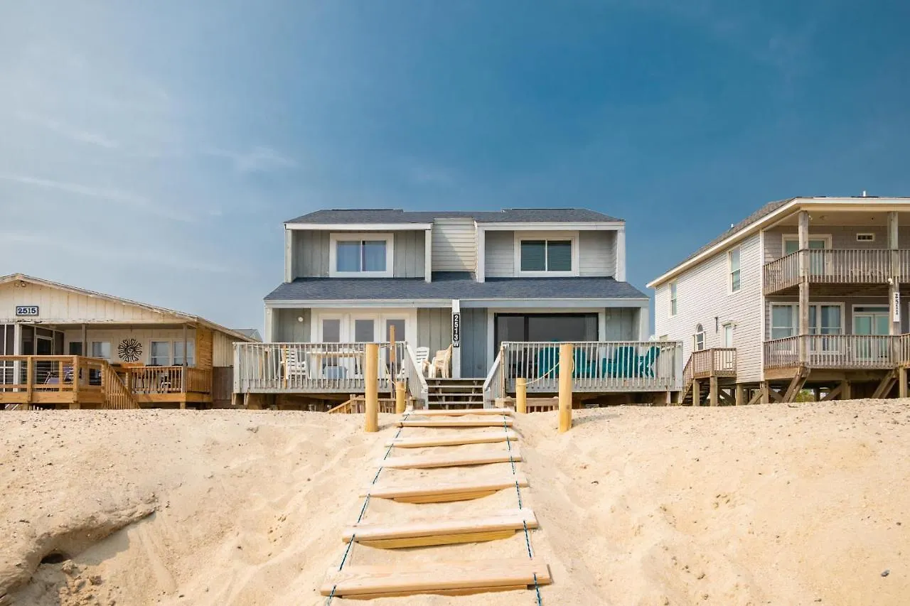 Boardwalk By Holiday home Oak Island