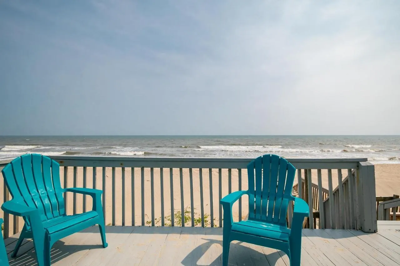 Holiday home Boardwalk By *