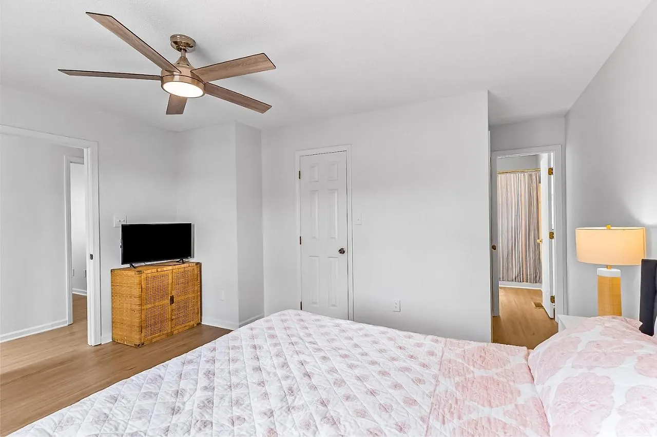 Holiday home Golden Oasis Oak Island