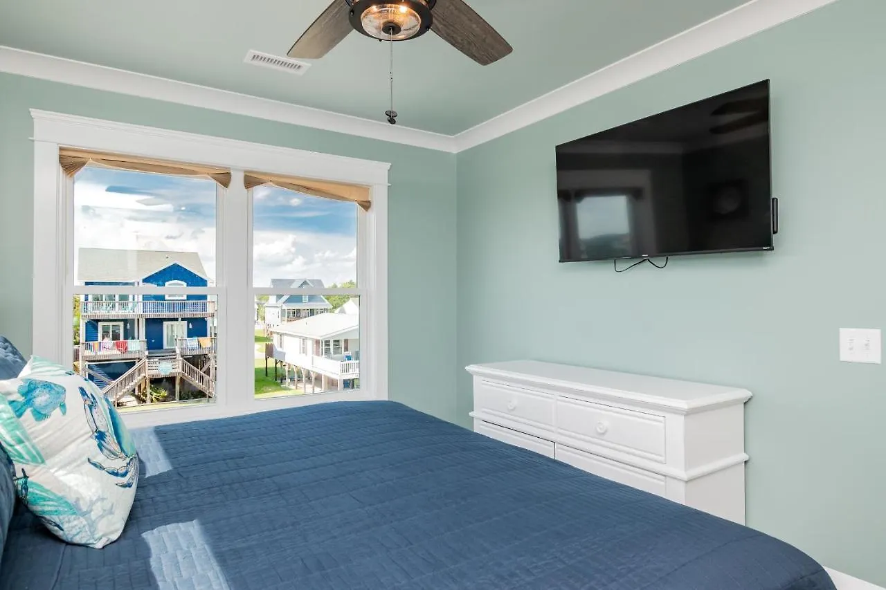 Once Upon A Tide By Holiday home Oak Island