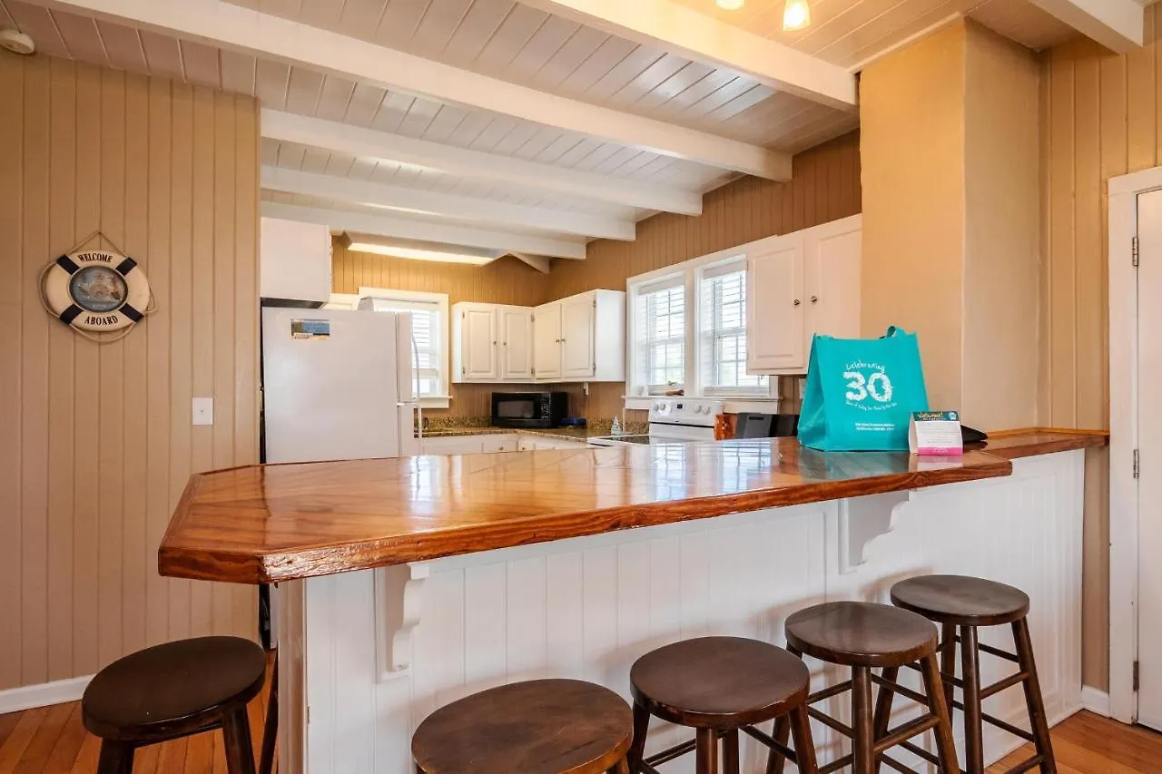 Coastal Breeze By Holiday home