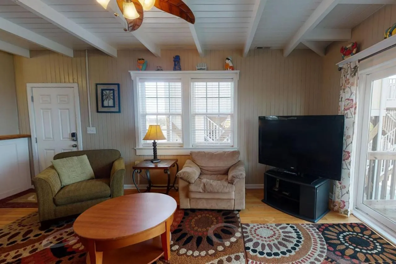 Coastal Breeze By Holiday home