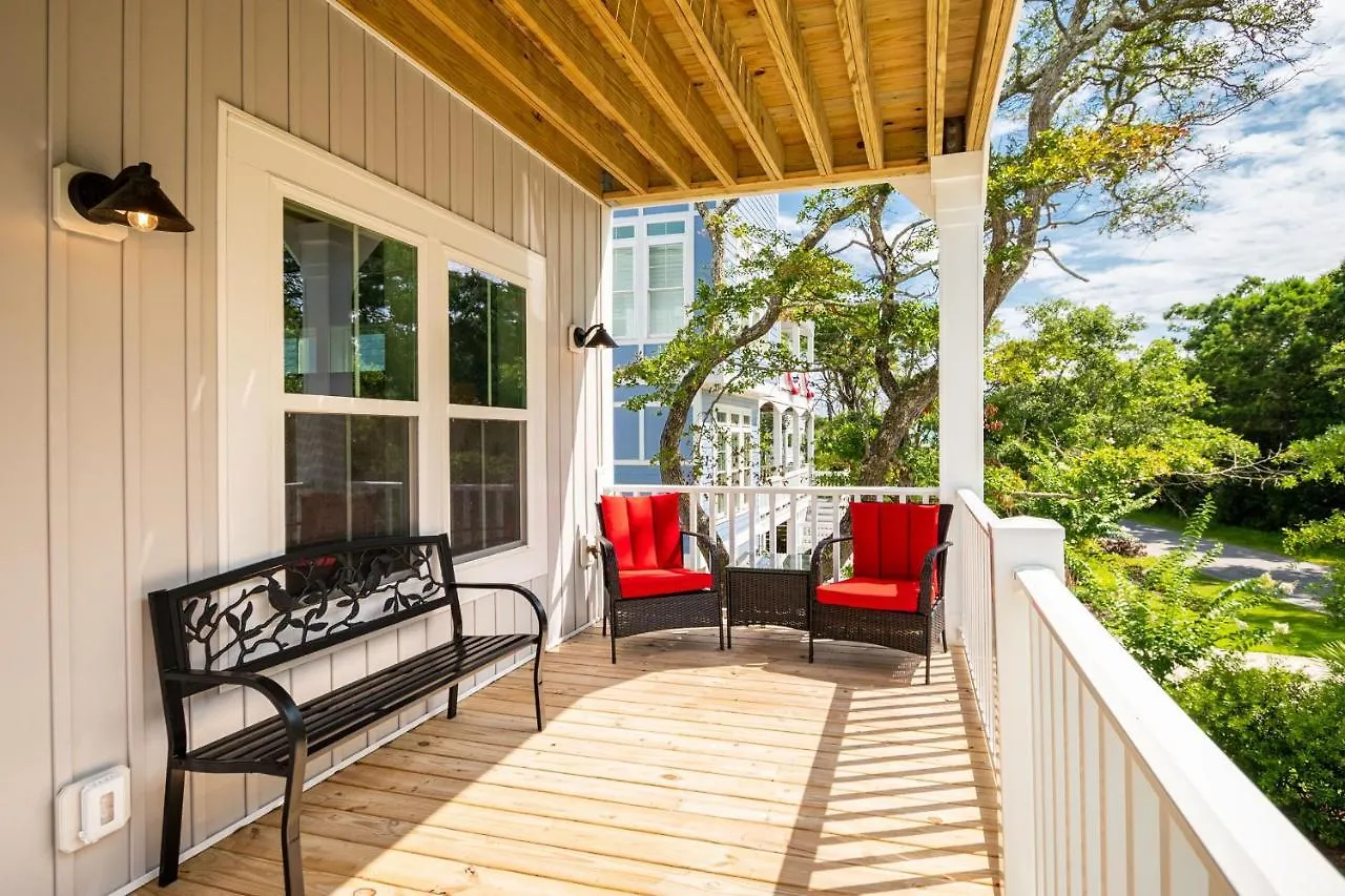 Paradise Pointe By