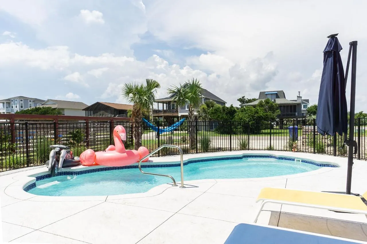 40 East Peach Bound By Holiday home Oak Island