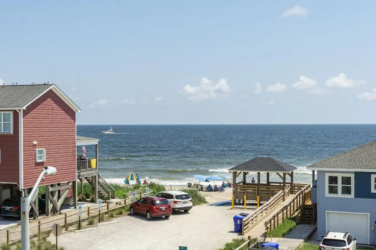 40 East Peach Bound By Holiday home Oak Island