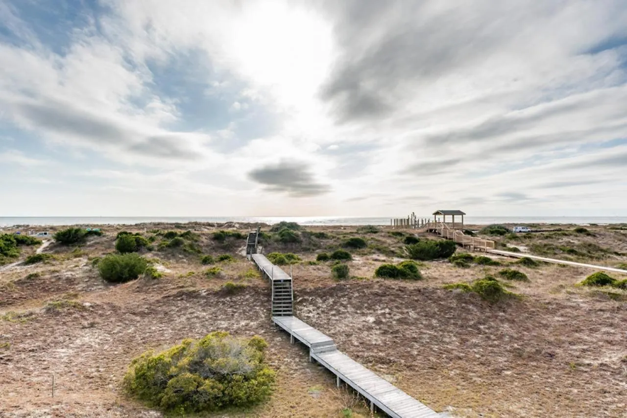 Holiday home Emerald Breeze By *