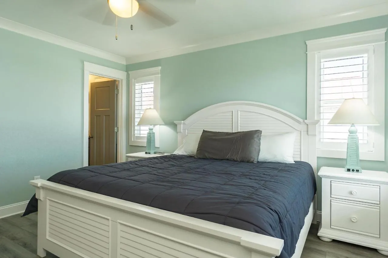 Holiday home Wait N Sea By Oak Island