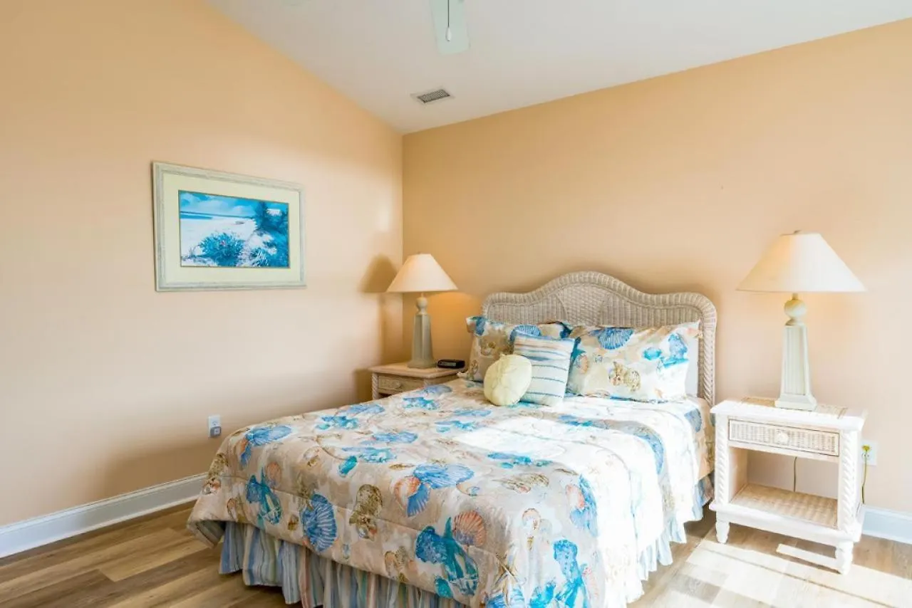 Emerald Breeze By Holiday home Oak Island