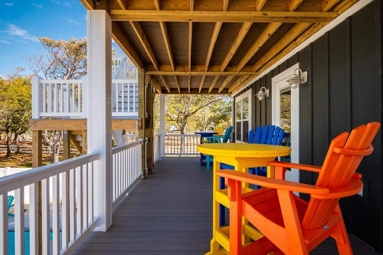 Decked Out By Holiday home Oak Island
