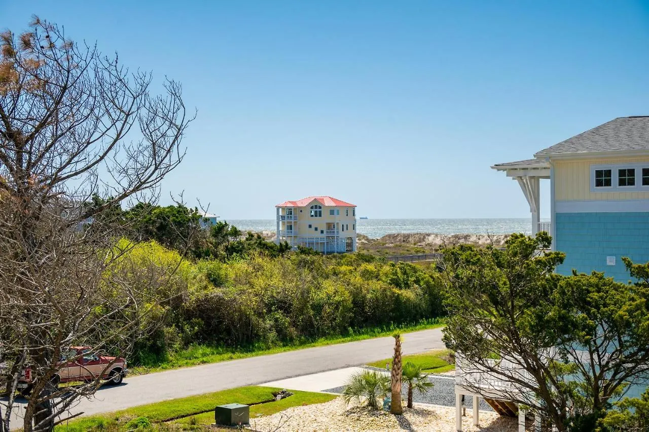Decked Out By Holiday home Oak Island