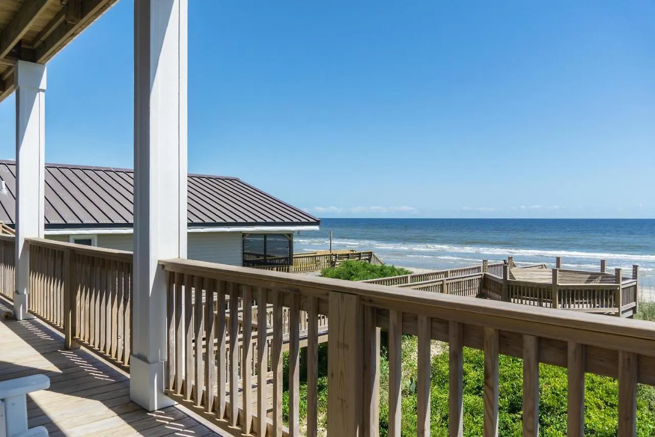 Holiday home Just Coastin By Oak Island