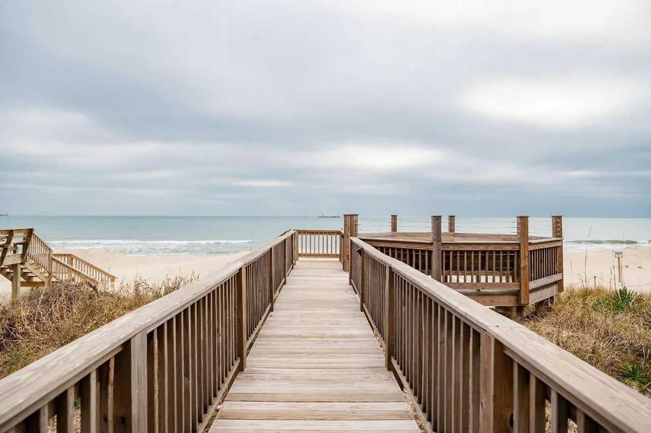 Holiday home Just Coastin By Oak Island