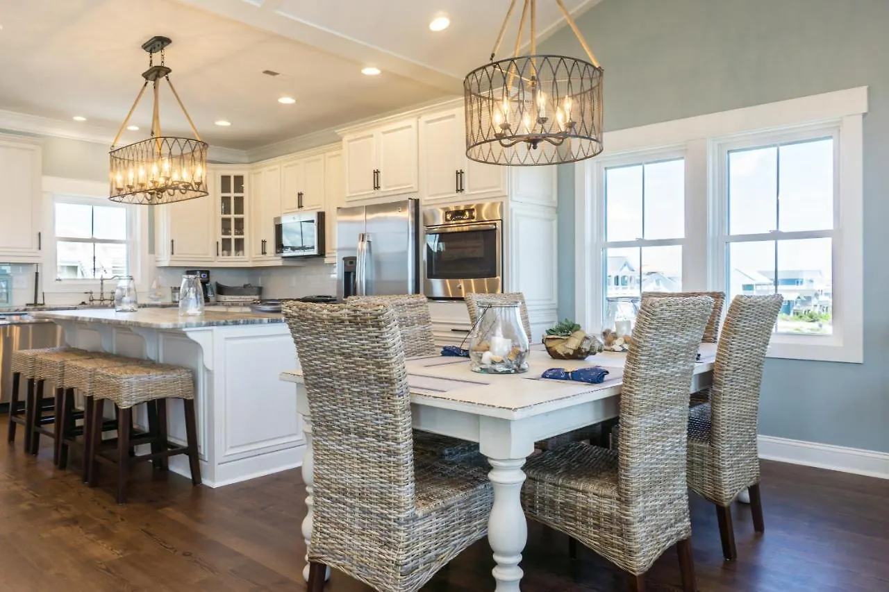 Holiday home Just Coastin By Oak Island