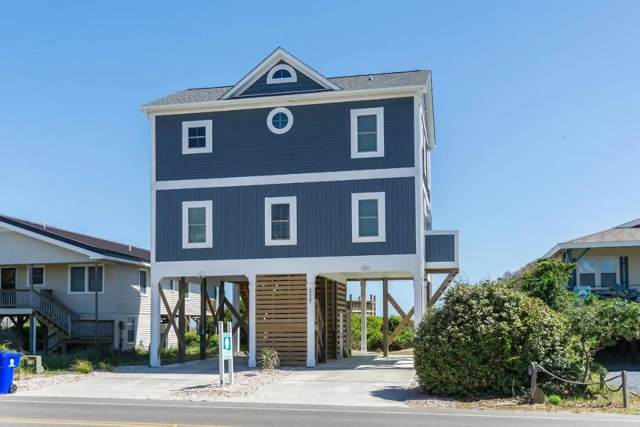 Holiday home Just Coastin By