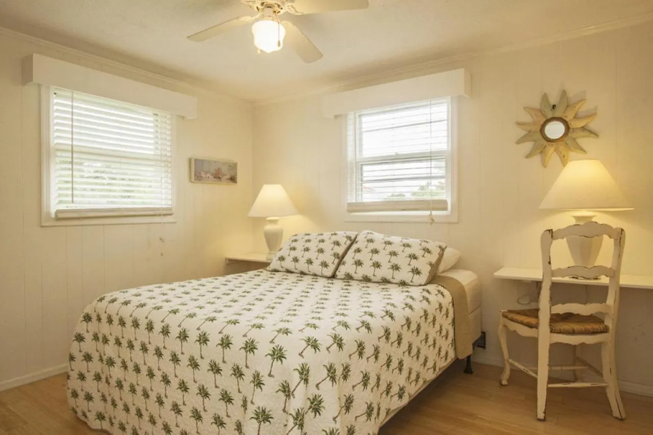 Holiday home Sunkissed 2 By Oak Island