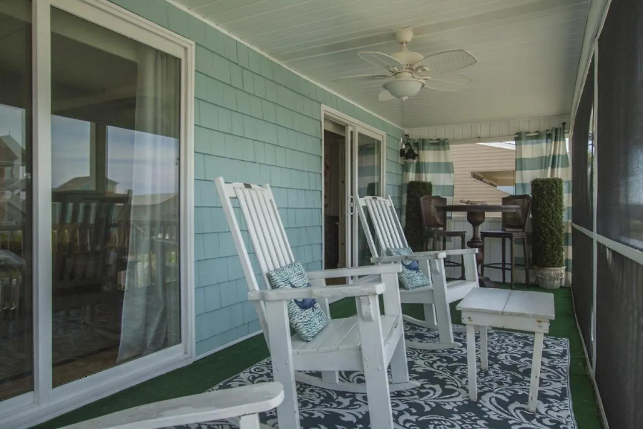 Holiday home Sunkissed 2 By Oak Island