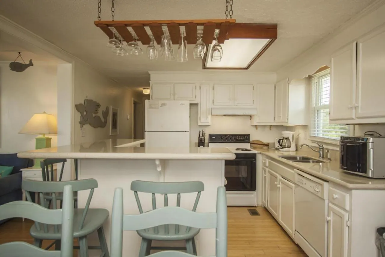 Holiday home Sunkissed 2 By Oak Island