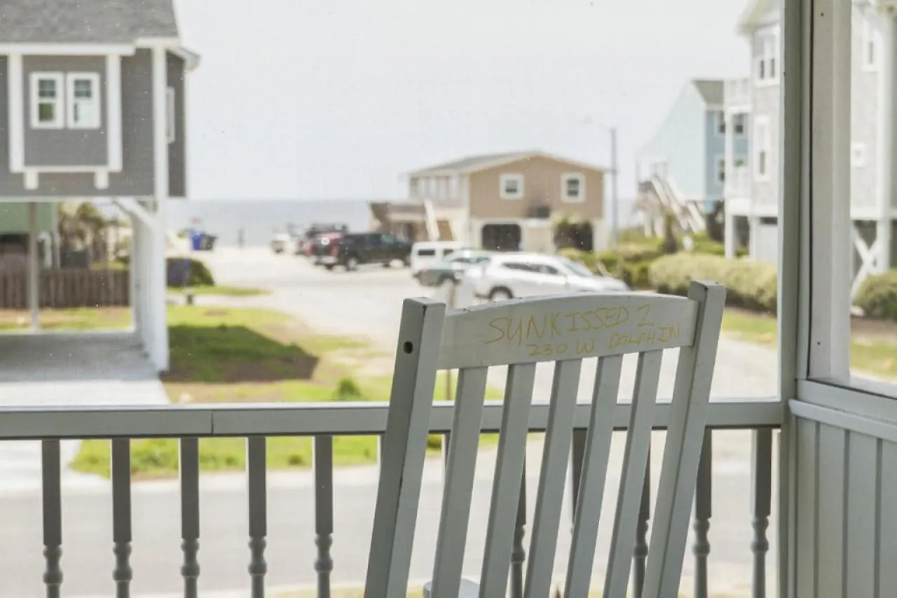 Sunkissed 2 By Holiday home Oak Island