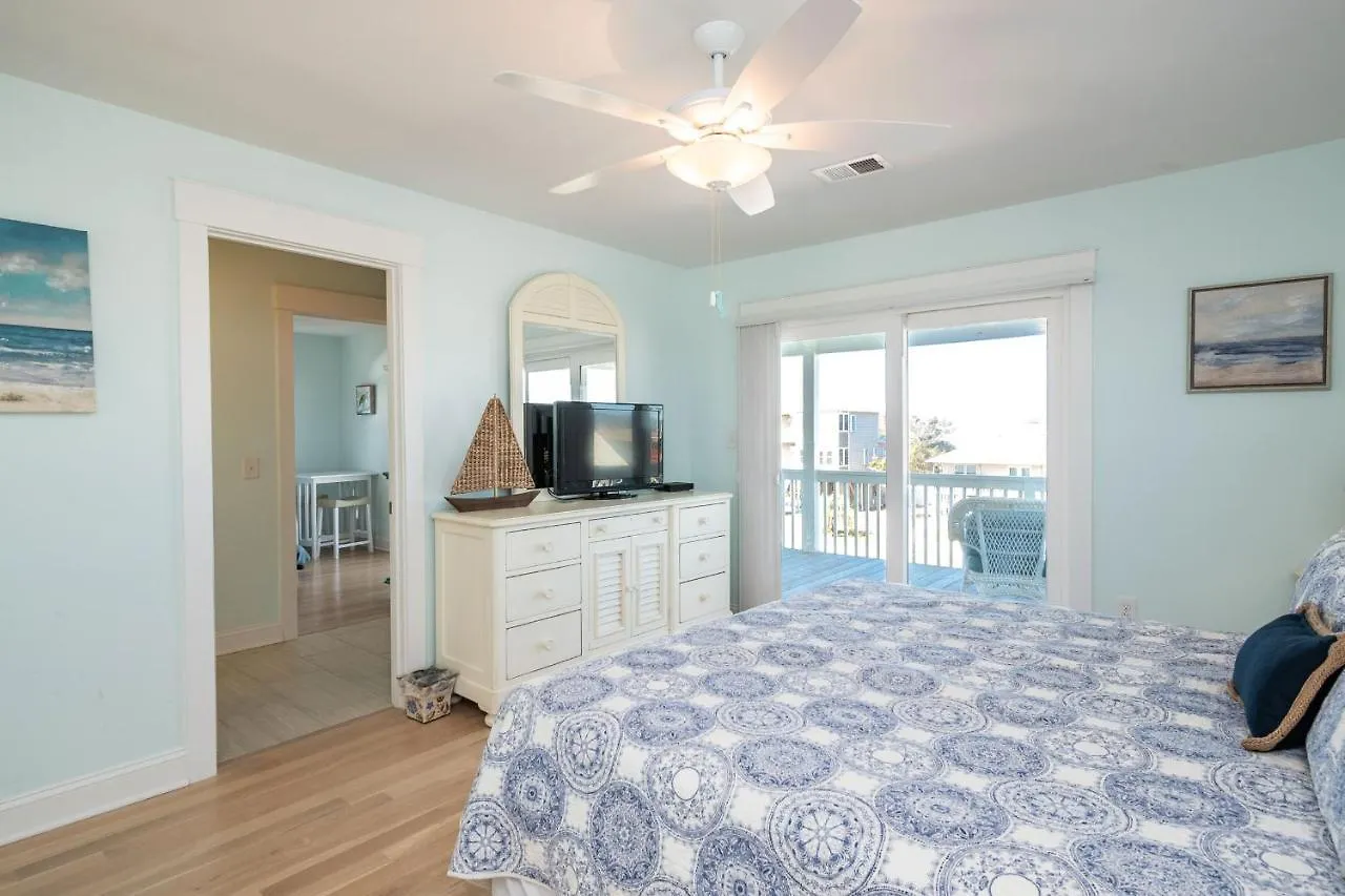 A Sea View By Holiday home *