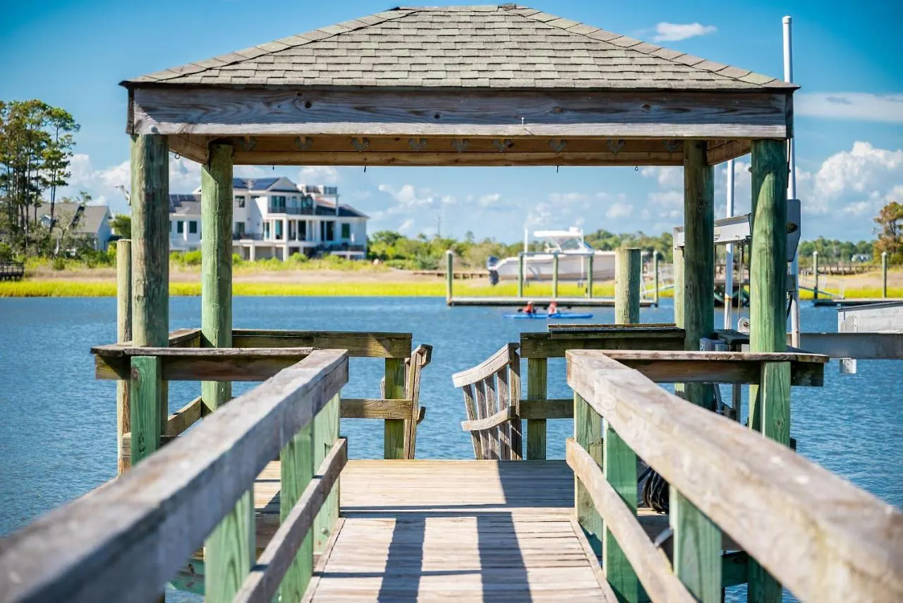 Сasa de vacaciones Whitecaps By Oak Island