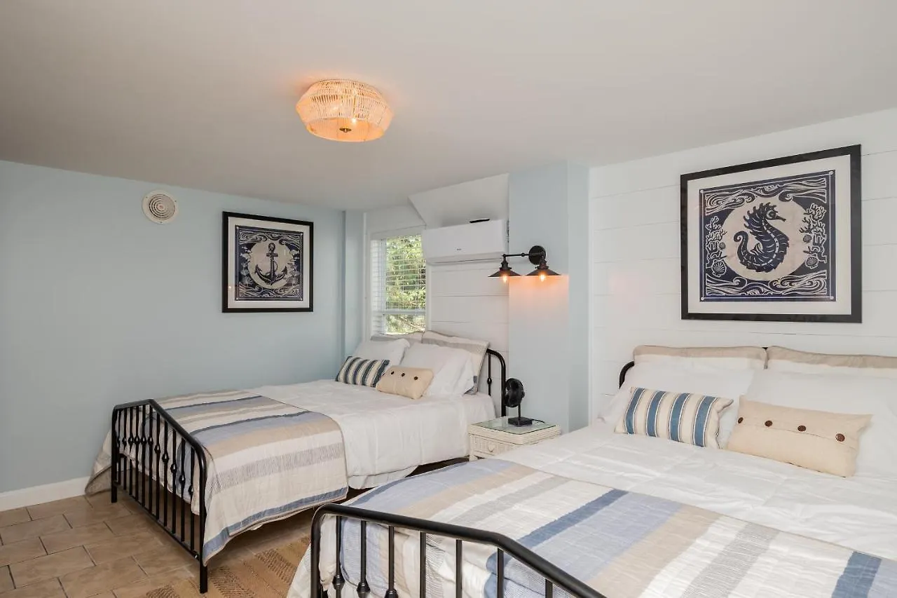Sawyers Shore Shack By Holiday home Oak Island