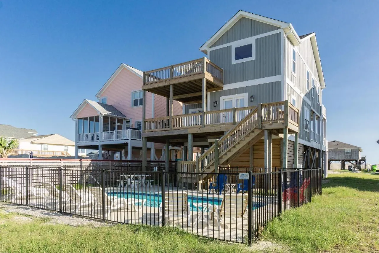 The Treasure Chest By Holiday home