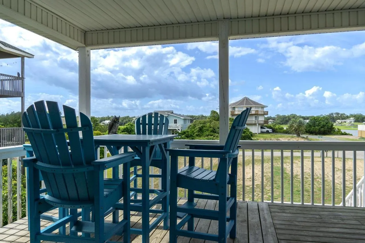 Holiday home A Little R&r By Oak Island