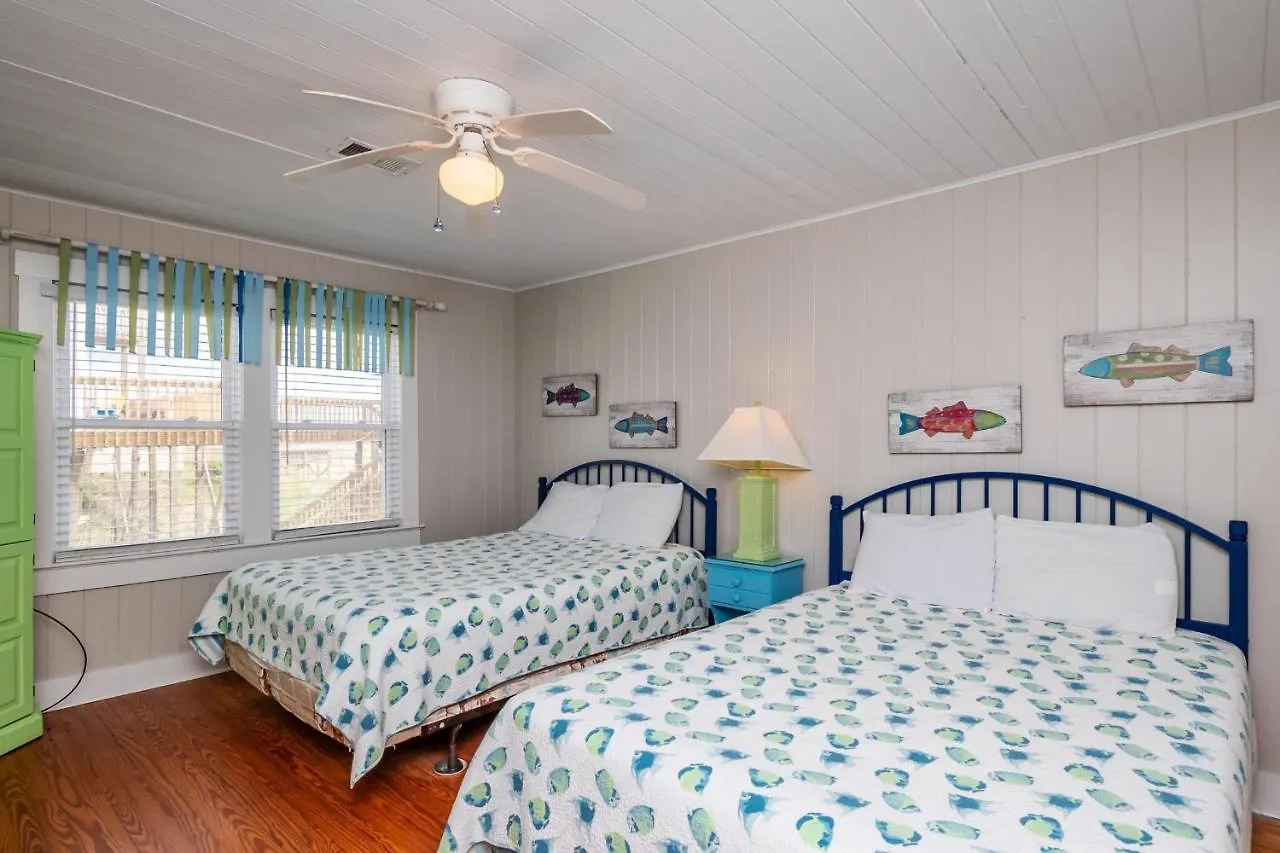 Holiday home Daze At Sea By *