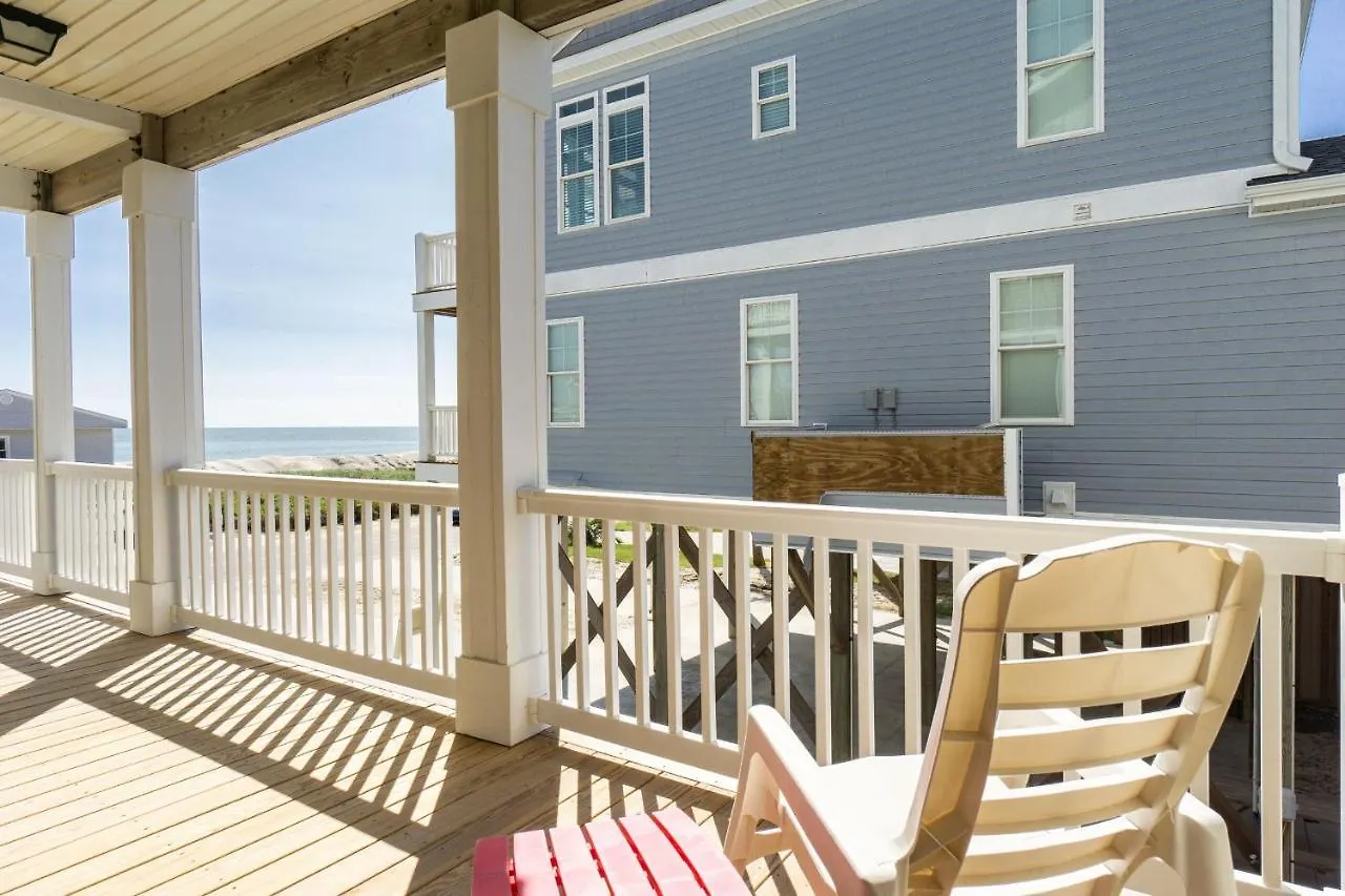 The Treasure Chest By Holiday home *